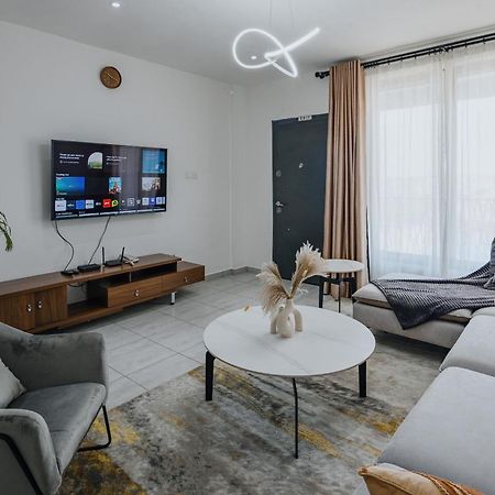 The Avery Apartments At Odomaa Place, East Airport Аккра Екстер'єр фото